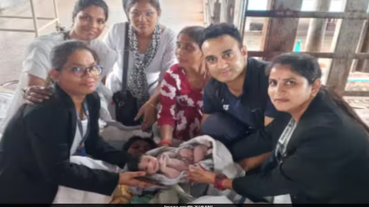 Jhansi Station Army Doctor Delivery