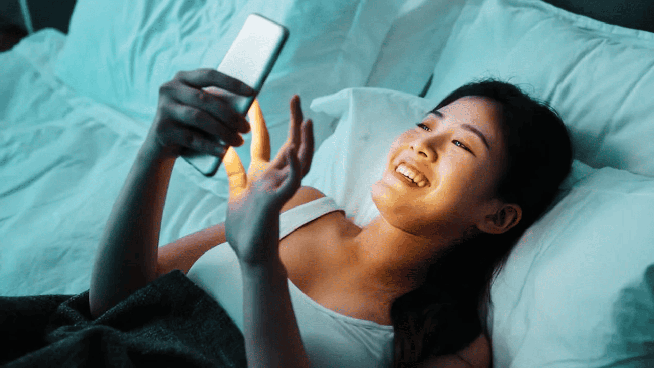Night Mobile Scrolling Health Risk